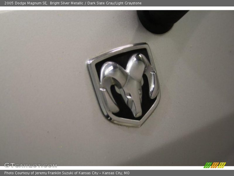 Bright Silver Metallic / Dark Slate Gray/Light Graystone 2005 Dodge Magnum SE