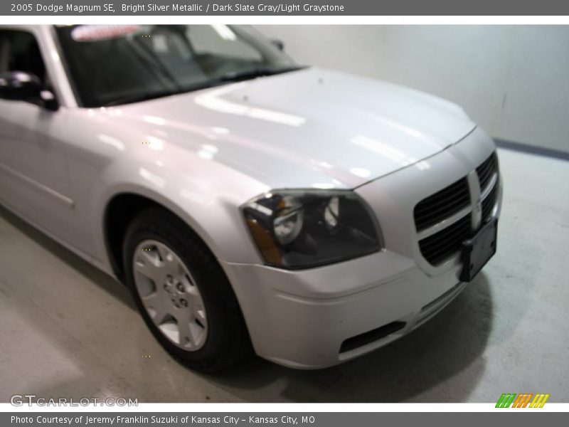 Bright Silver Metallic / Dark Slate Gray/Light Graystone 2005 Dodge Magnum SE