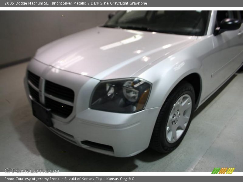 Bright Silver Metallic / Dark Slate Gray/Light Graystone 2005 Dodge Magnum SE