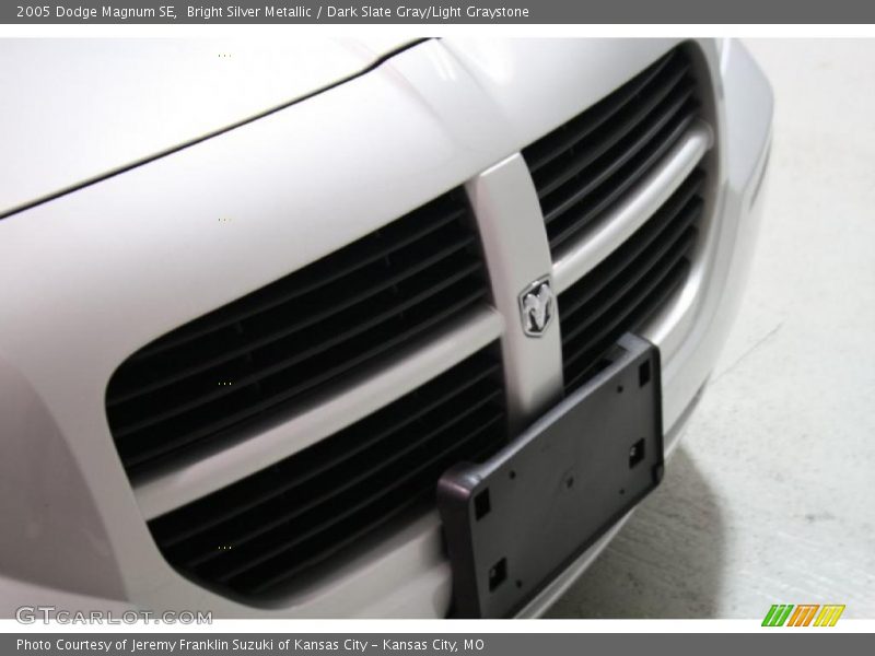 Bright Silver Metallic / Dark Slate Gray/Light Graystone 2005 Dodge Magnum SE