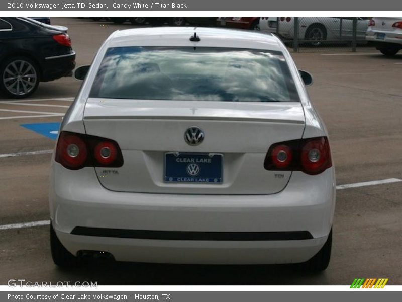 Candy White / Titan Black 2010 Volkswagen Jetta TDI Sedan