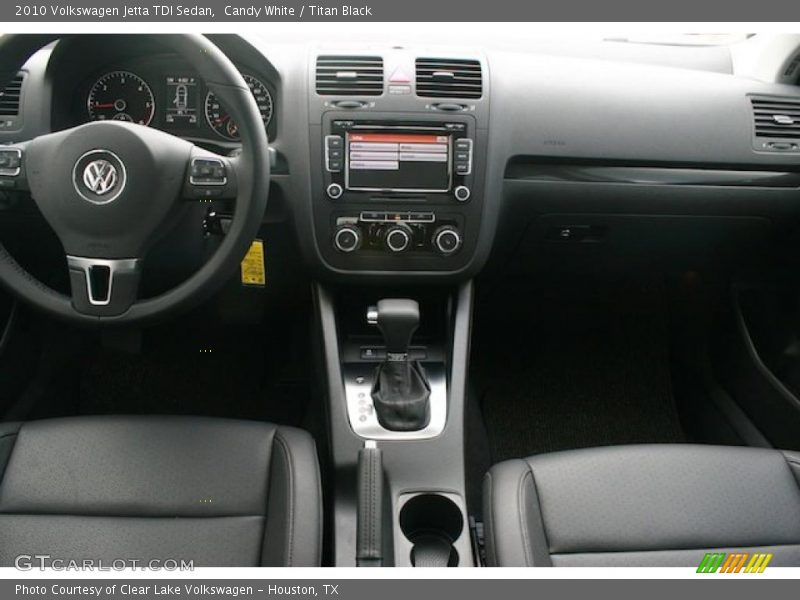 Candy White / Titan Black 2010 Volkswagen Jetta TDI Sedan