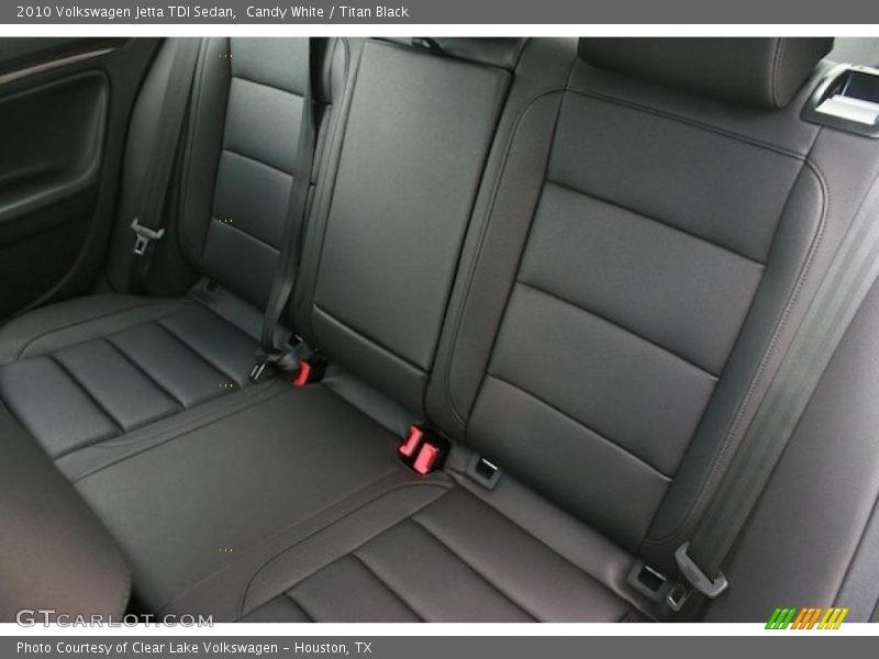 Candy White / Titan Black 2010 Volkswagen Jetta TDI Sedan