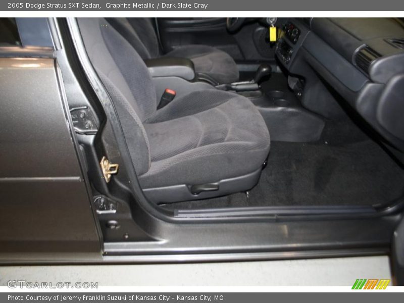 Graphite Metallic / Dark Slate Gray 2005 Dodge Stratus SXT Sedan
