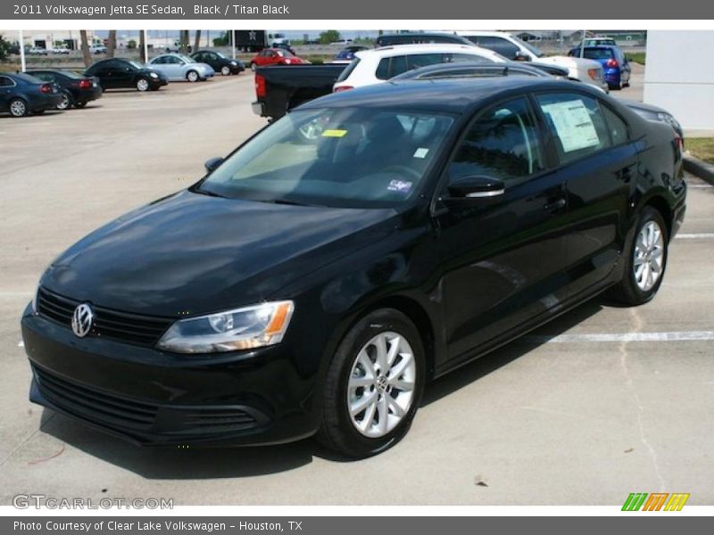 Front 3/4 View of 2011 Jetta SE Sedan