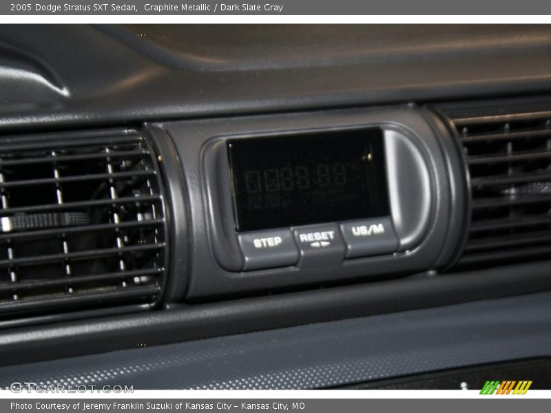 Graphite Metallic / Dark Slate Gray 2005 Dodge Stratus SXT Sedan