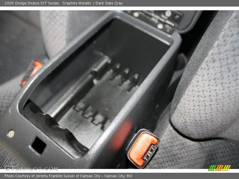 Graphite Metallic / Dark Slate Gray 2005 Dodge Stratus SXT Sedan