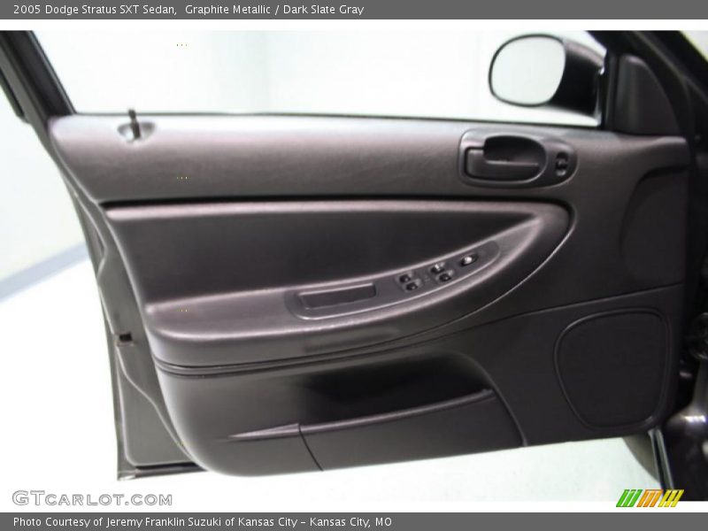 Graphite Metallic / Dark Slate Gray 2005 Dodge Stratus SXT Sedan