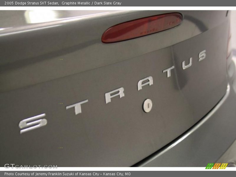 Graphite Metallic / Dark Slate Gray 2005 Dodge Stratus SXT Sedan