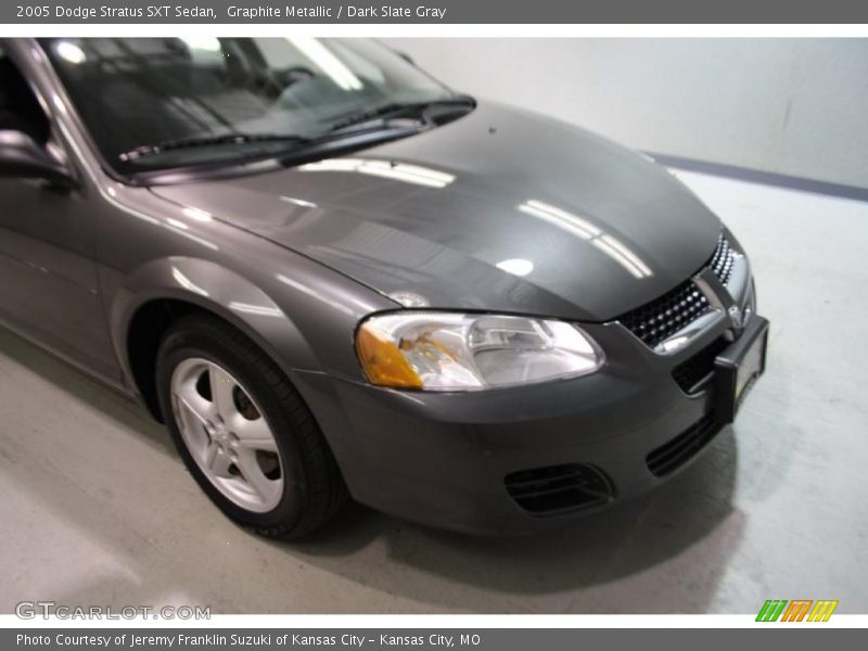 Graphite Metallic / Dark Slate Gray 2005 Dodge Stratus SXT Sedan