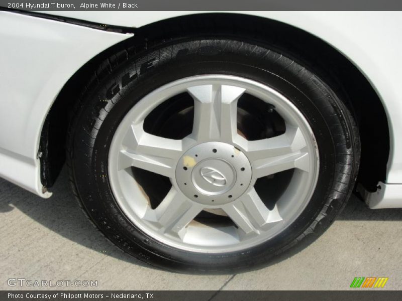 Alpine White / Black 2004 Hyundai Tiburon