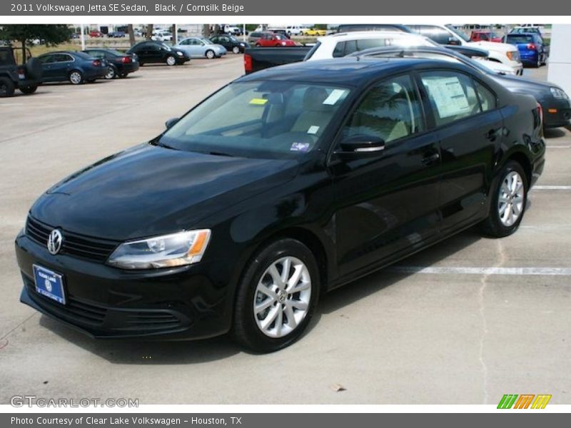 Front 3/4 View of 2011 Jetta SE Sedan