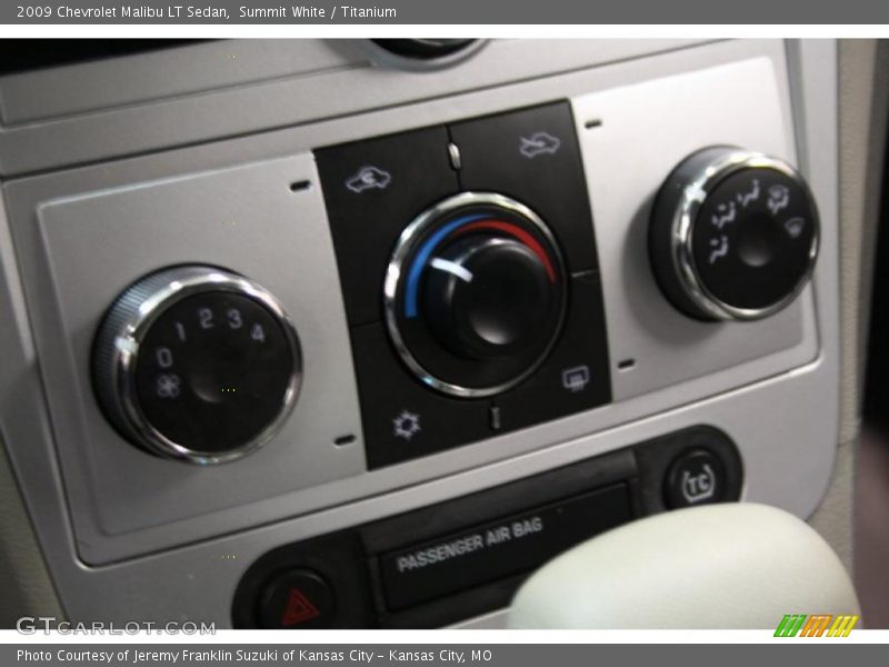 Summit White / Titanium 2009 Chevrolet Malibu LT Sedan