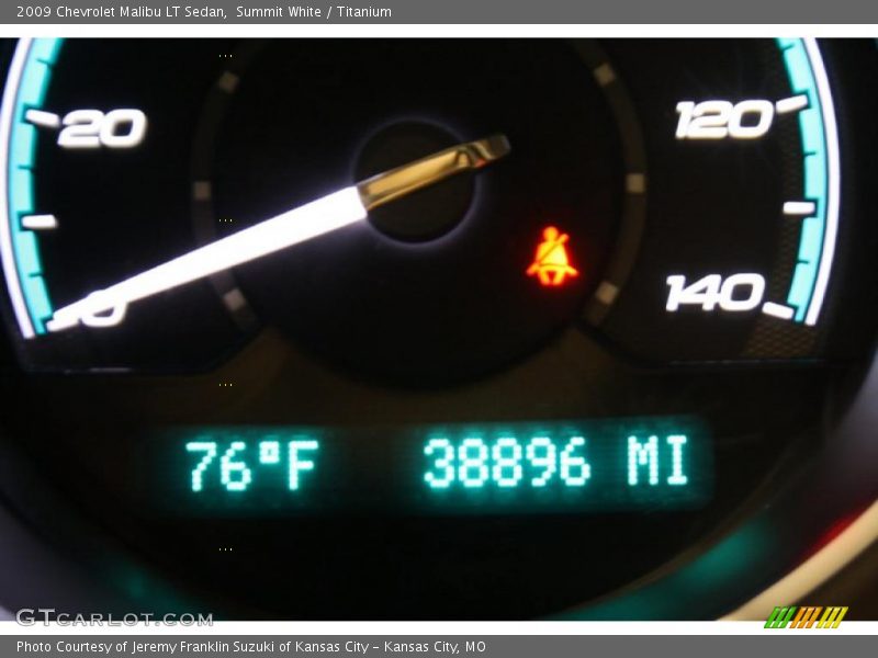 Summit White / Titanium 2009 Chevrolet Malibu LT Sedan