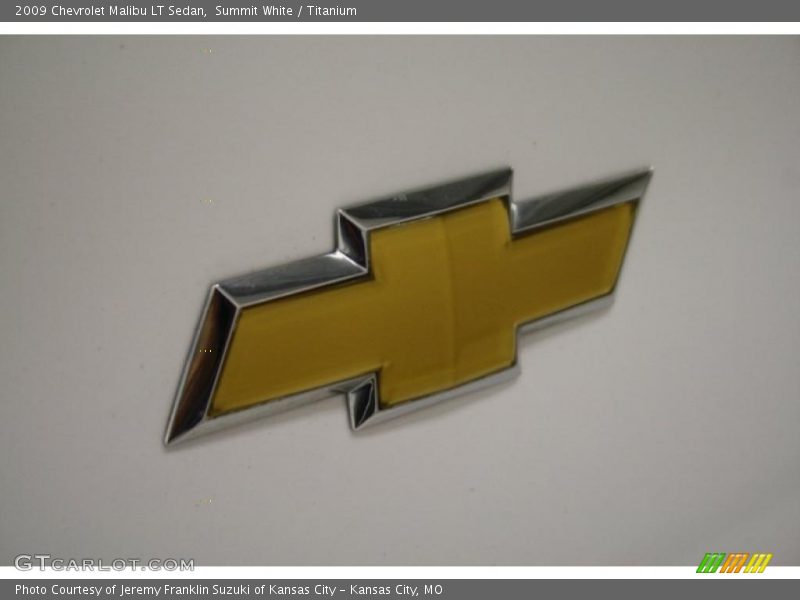 Summit White / Titanium 2009 Chevrolet Malibu LT Sedan