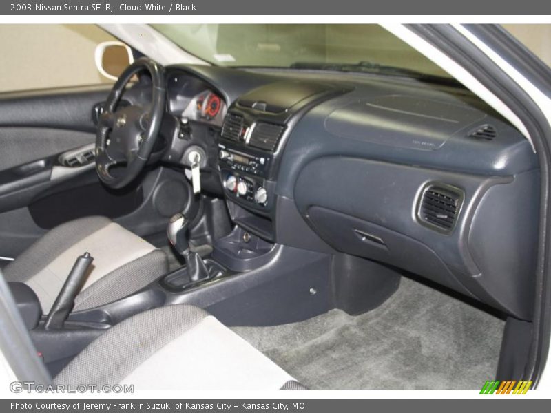 Cloud White / Black 2003 Nissan Sentra SE-R