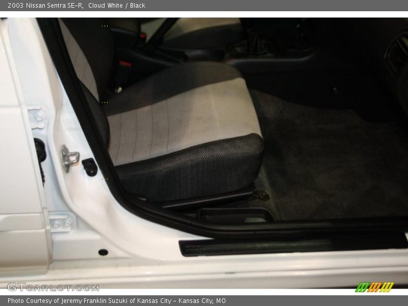 Cloud White / Black 2003 Nissan Sentra SE-R
