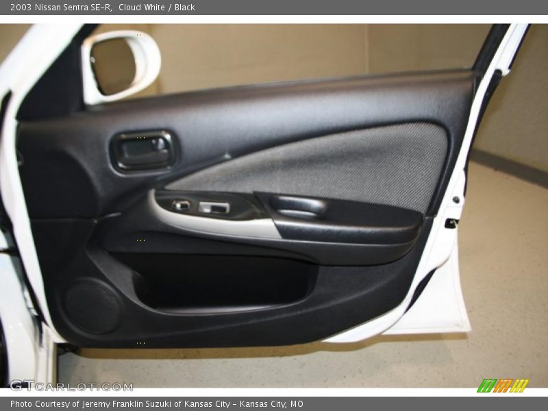 Cloud White / Black 2003 Nissan Sentra SE-R