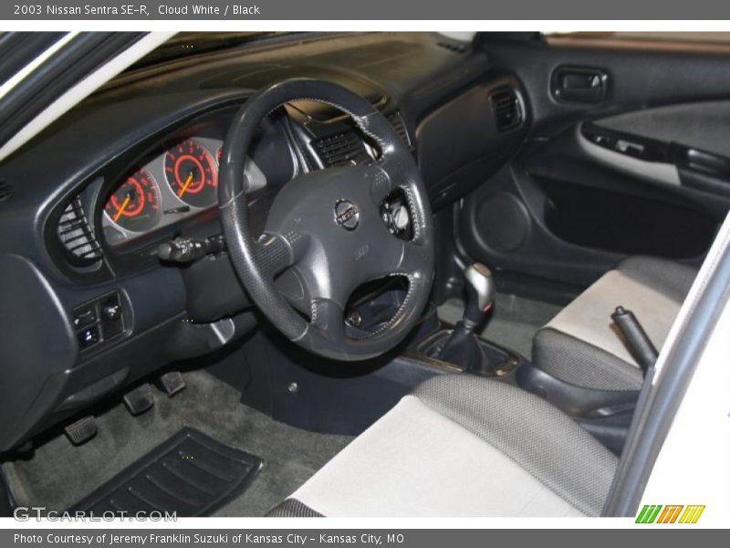 Cloud White / Black 2003 Nissan Sentra SE-R