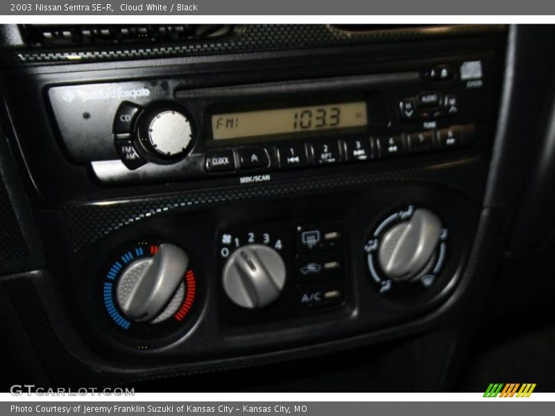 Cloud White / Black 2003 Nissan Sentra SE-R
