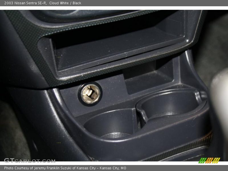Cloud White / Black 2003 Nissan Sentra SE-R