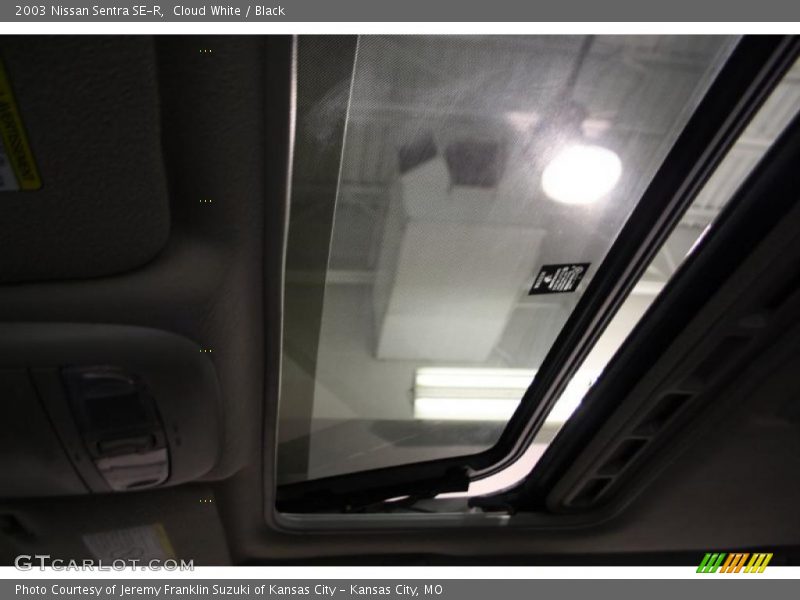 Cloud White / Black 2003 Nissan Sentra SE-R