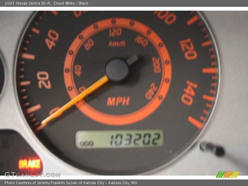 Cloud White / Black 2003 Nissan Sentra SE-R