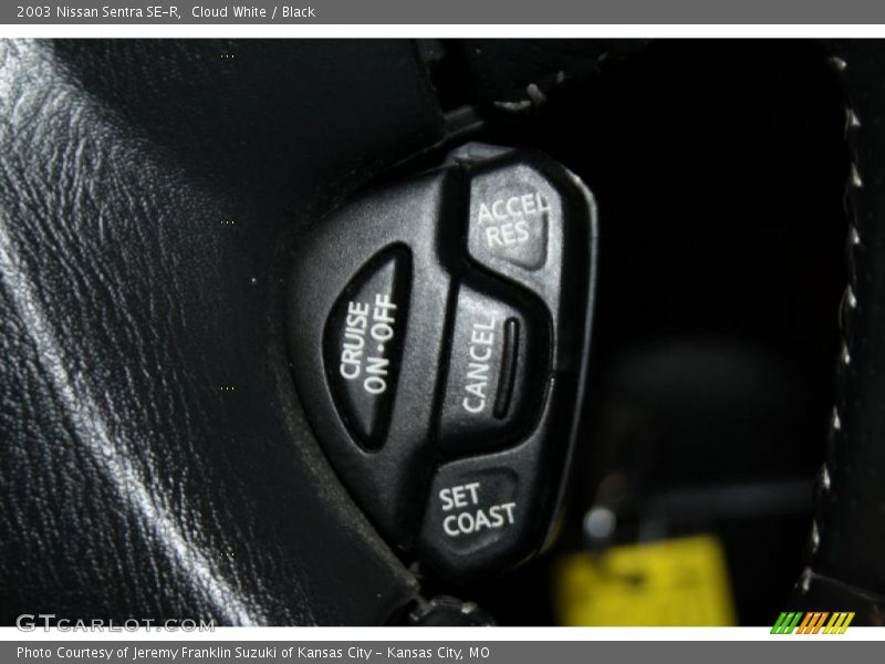 Cloud White / Black 2003 Nissan Sentra SE-R