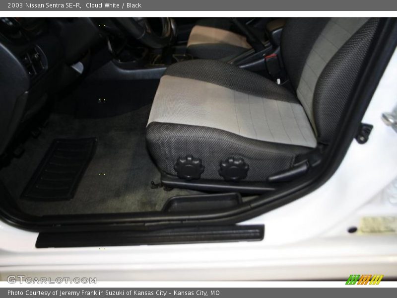 Cloud White / Black 2003 Nissan Sentra SE-R