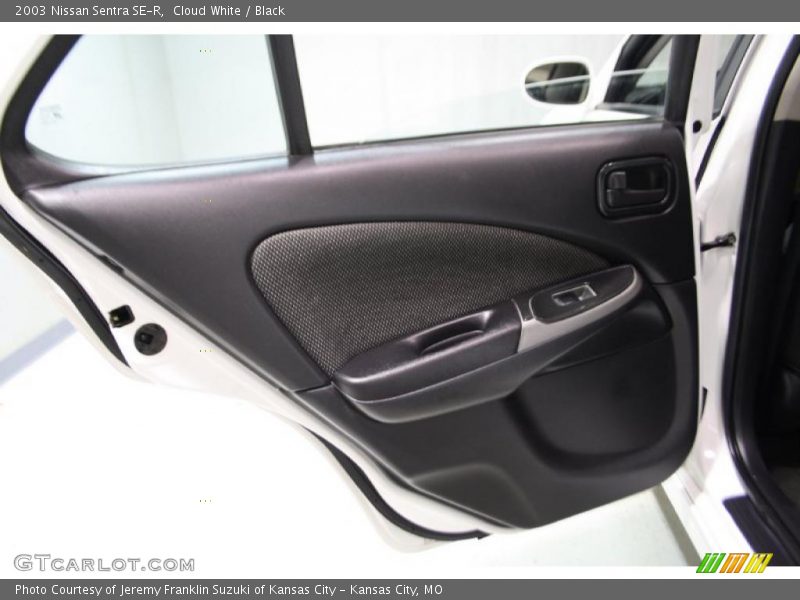 Cloud White / Black 2003 Nissan Sentra SE-R