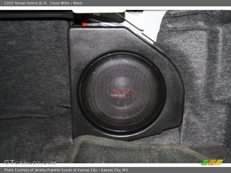 Cloud White / Black 2003 Nissan Sentra SE-R