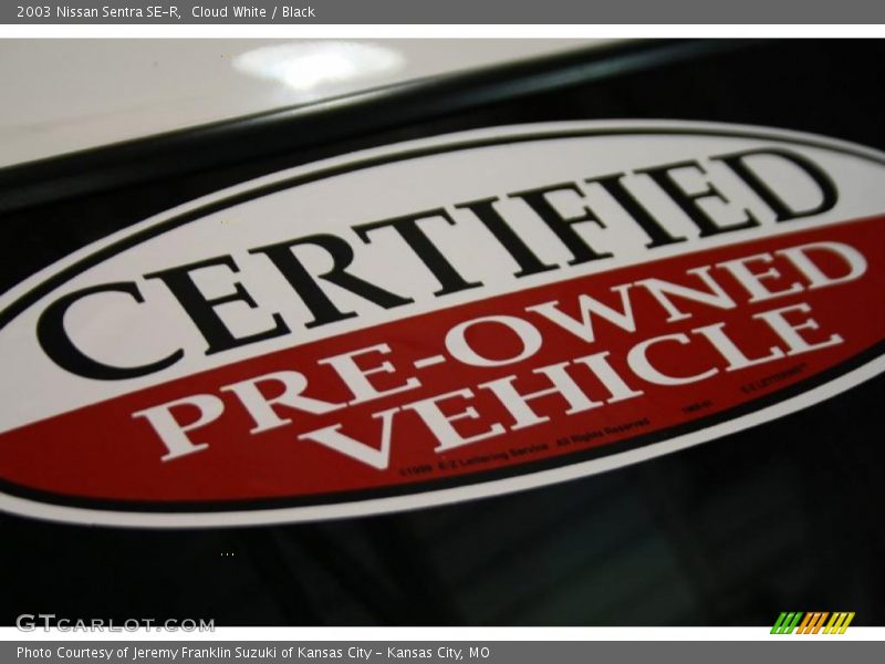 Cloud White / Black 2003 Nissan Sentra SE-R