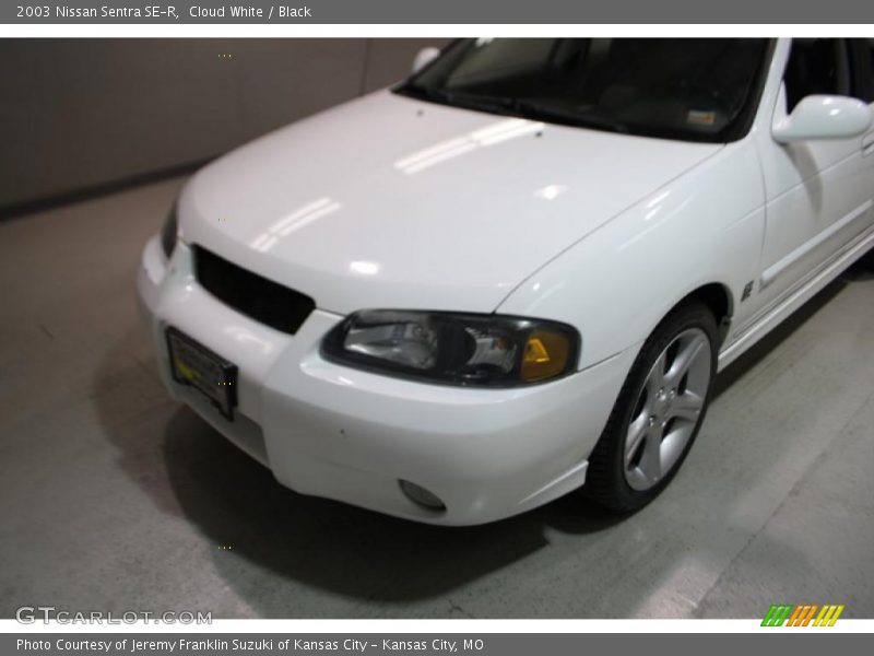 Cloud White / Black 2003 Nissan Sentra SE-R