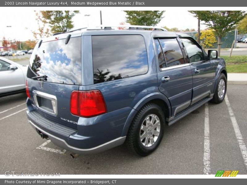 Medium Wedgewood Blue Metallic / Black 2003 Lincoln Navigator Luxury 4x4