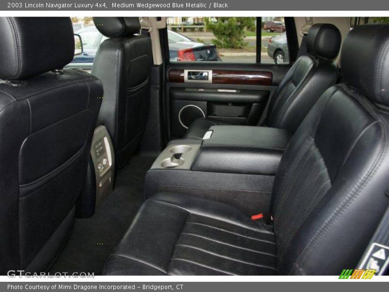 Medium Wedgewood Blue Metallic / Black 2003 Lincoln Navigator Luxury 4x4