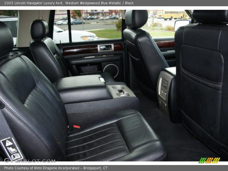 Medium Wedgewood Blue Metallic / Black 2003 Lincoln Navigator Luxury 4x4