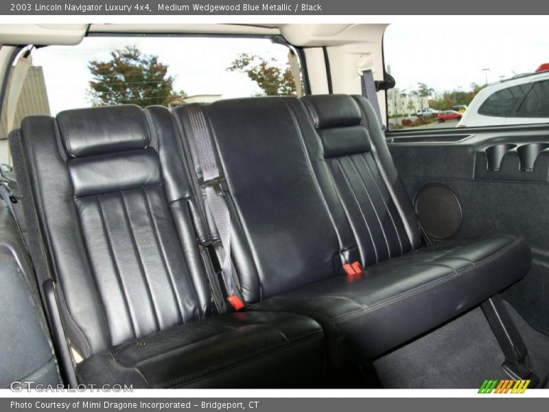 Medium Wedgewood Blue Metallic / Black 2003 Lincoln Navigator Luxury 4x4