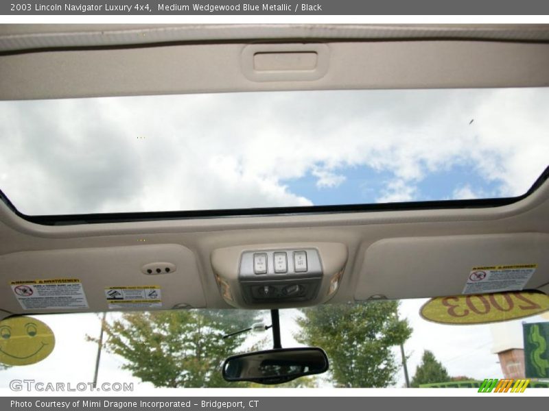 Medium Wedgewood Blue Metallic / Black 2003 Lincoln Navigator Luxury 4x4