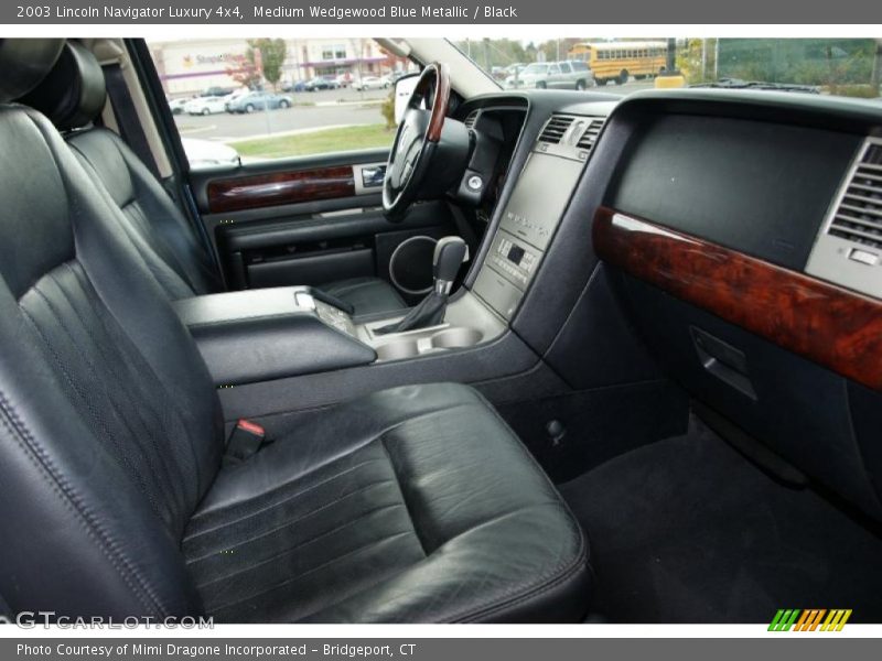Medium Wedgewood Blue Metallic / Black 2003 Lincoln Navigator Luxury 4x4