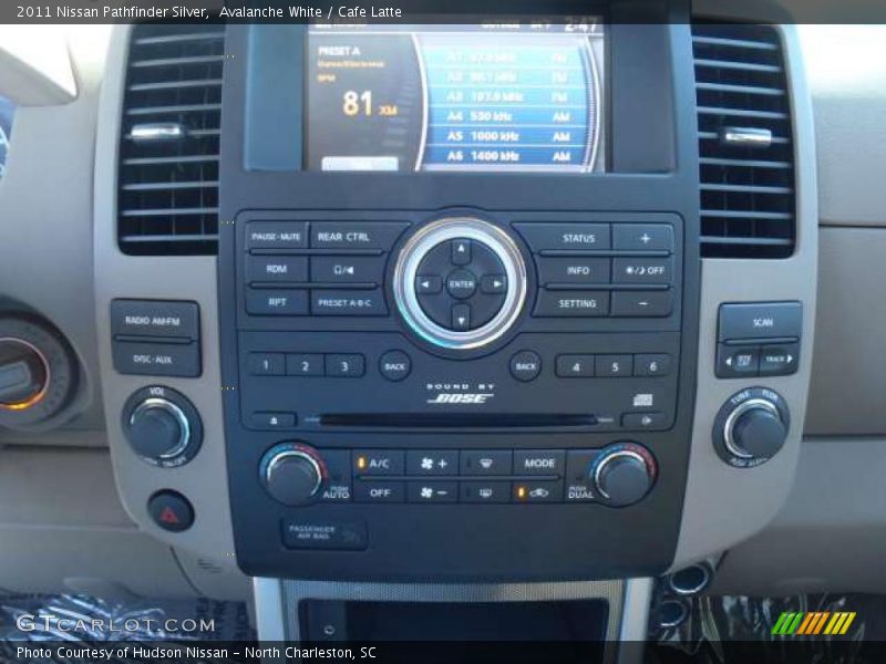 Navigation of 2011 Pathfinder Silver