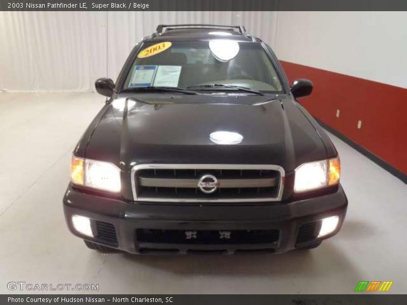 Super Black / Beige 2003 Nissan Pathfinder LE