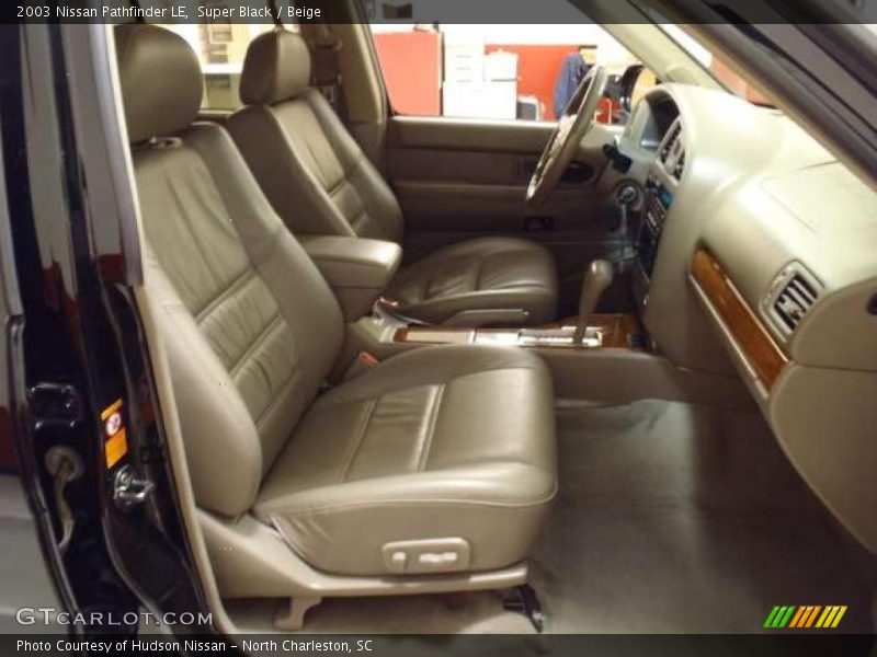  2003 Pathfinder LE Beige Interior