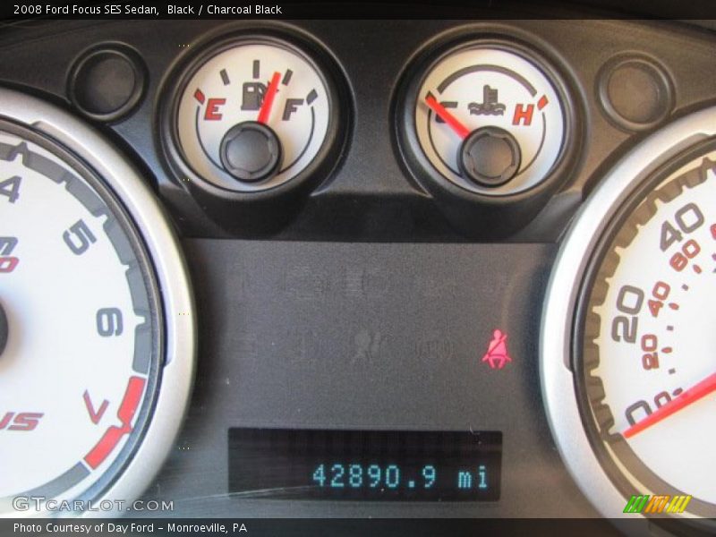 Black / Charcoal Black 2008 Ford Focus SES Sedan