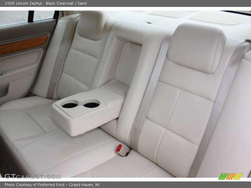Black Clearcoat / Sand 2006 Lincoln Zephyr