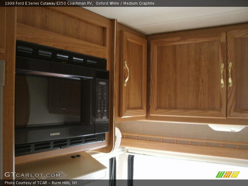 Oxford White / Medium Graphite 1999 Ford E Series Cutaway E350 Coachman RV