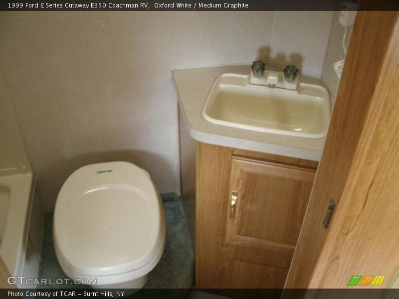 Oxford White / Medium Graphite 1999 Ford E Series Cutaway E350 Coachman RV