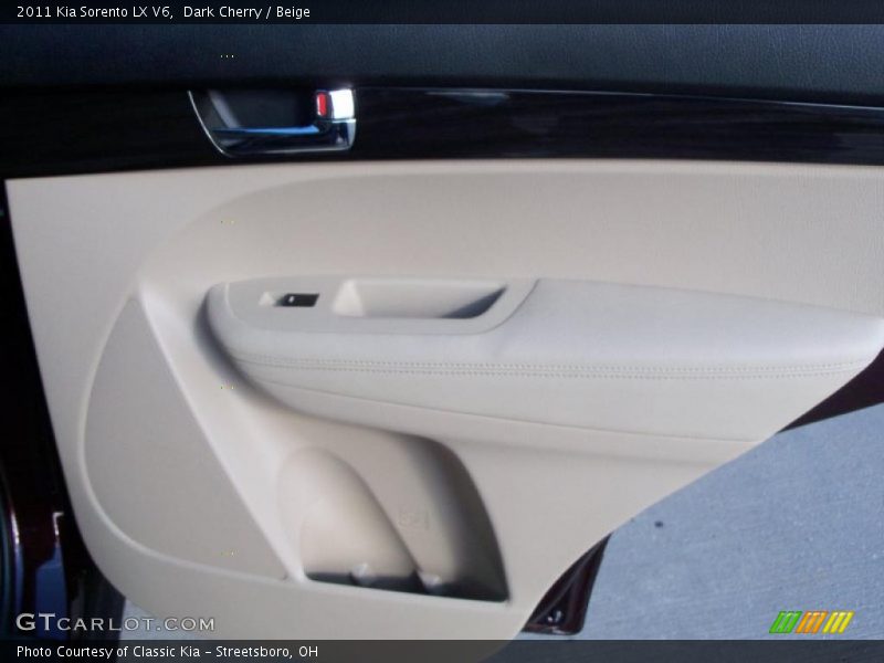 Dark Cherry / Beige 2011 Kia Sorento LX V6