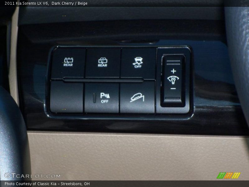 Dark Cherry / Beige 2011 Kia Sorento LX V6