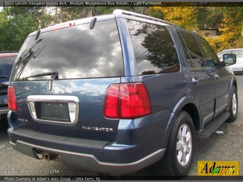 Medium Wedgewood Blue Metallic / Light Parchment 2003 Lincoln Navigator Luxury 4x4