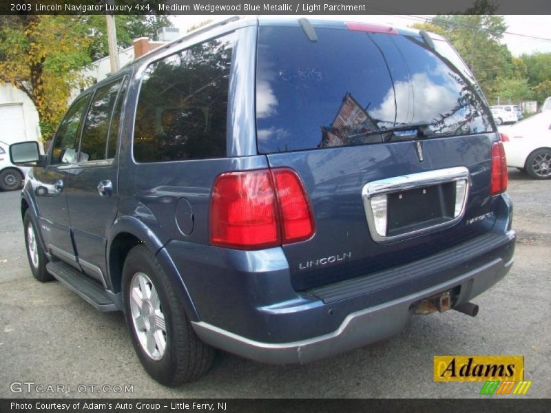 Medium Wedgewood Blue Metallic / Light Parchment 2003 Lincoln Navigator Luxury 4x4